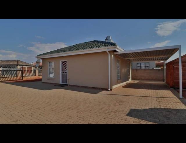 2 BEDROOM HOUSE FOR SALE IN THE ORCHARDS